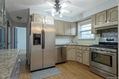 12 Prince Street, Hicksville, NY 11801 - Photo 8