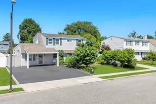 26 Picture Ln, Hicksville, NY 11801 - Photo 2