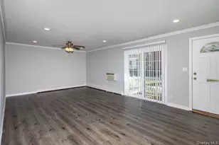 65 Friendly Ct, Babylon, NY 11704 - Photo 4