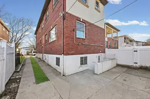 176-25 133rd Ave, Jamaica, NY 11434 - Photo 18