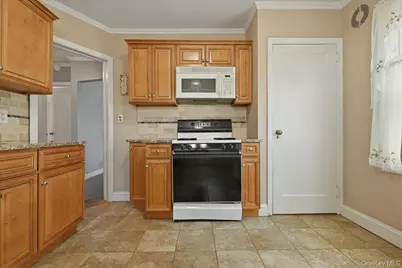 210 Madison Street, Franklin Square, NY 11010 - Photo 6