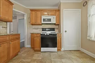 210 Madison St, Franklin Square, NY 11010 - Photo 6
