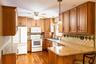 17 Dorett Dr, Wappingers Falls, NY 12590 - Photo 4