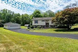 17 Dorett Dr, Wappingers Falls, NY 12590 - Photo 2