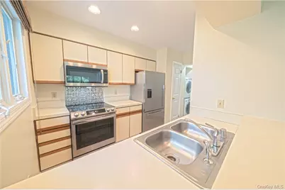 16 Hudson Point Lane, Ossining, NY 10562 - Photo 6