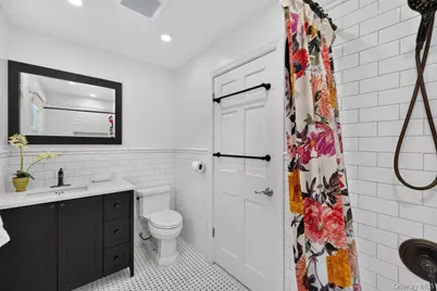 55 Pershing Avenue, Locust Valley, NY 11560 - Photo 18
