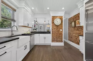 55 Pershing Ave, Locust Valley, NY 11560 - Photo 12