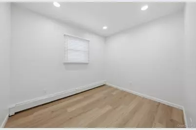 [Address not provided], Lindenhurst, NY 11757 - Photo 8
