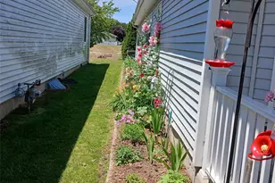 5127 Village Cir E, Manorville, NY 11949 - Photo 2