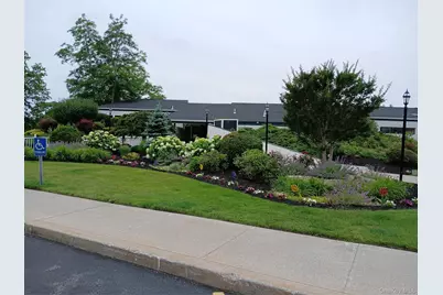 5127 Village Circle E, Manorville, NY 11949 - Photo 22