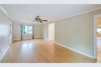 79 Constellation Road, Levittown, NY 11756 - Photo 8