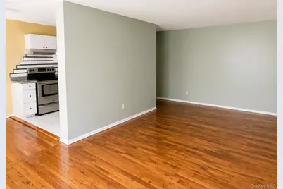 2453 D Union Boulevard #4A, Islip, NY 11751 - Photo 4