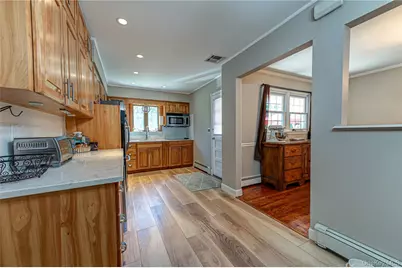 20 Bayside Avenue, Medford, NY 11763 - Photo 10
