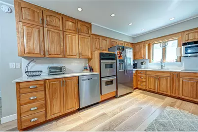20 Bayside Avenue, Medford, NY 11763 - Photo 8