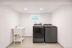 61 Lauren Ave, Dix Hills, NY 11746 - Photo 34