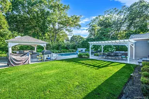 61 Lauren Ave, Dix Hills, NY 11746 - Photo 50