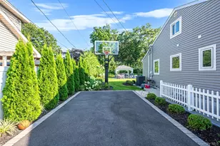 61 Lauren Ave, Dix Hills, NY 11746 - Photo 4