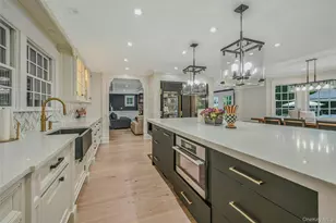 192 Burtis Ln, Muttontown, NY 11791 - Photo 4