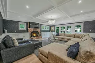 192 Burtis Ln, Muttontown, NY 11791 - Photo 14
