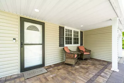 320 Peconic Avenue, Medford, NY 11763 - Photo 4