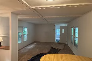 101 West Ln, Riverhead, NY 11901 - Photo 14
