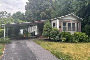 101 West Ln, Riverhead, NY 11901 - Photo 2