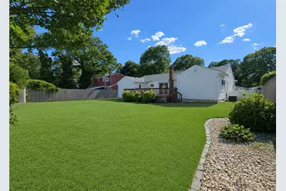 35 Avenue D, Holbrook, NY 11741 - Photo 22
