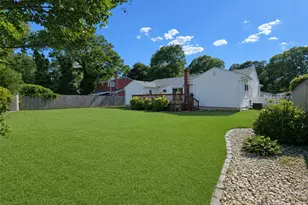 35 Avenue D, Holbrook, NY 11741 - Photo 22
