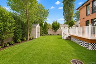 242-36 51st Ave, Little Neck, NY 11362 - Photo 36