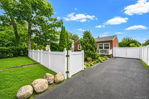 136 Sioux St, Ronkonkoma, NY 11779 - Photo 4