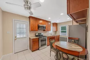 136 Sioux St, Ronkonkoma, NY 11779 - Photo 8