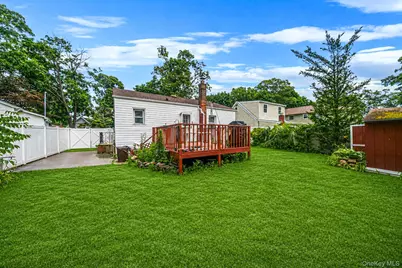 136 Sioux Street, Ronkonkoma, NY 11779 - Photo 20
