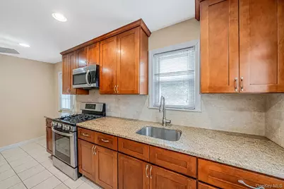 136 Sioux Street, Ronkonkoma, NY 11779 - Photo 6