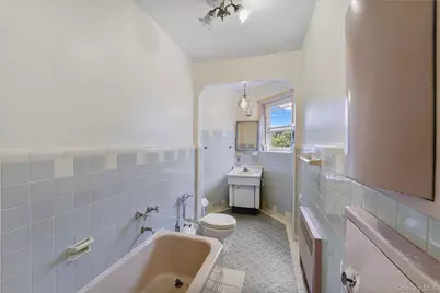 1402 E 37th Street, Brooklyn, NY 11210 - Photo 12
