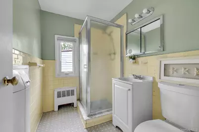 125 Baker Hill Road, Great Neck, NY 11023 - Photo 18