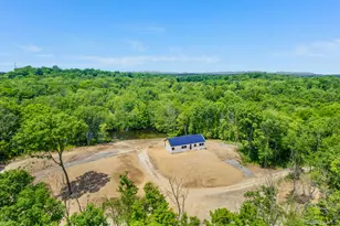 625 Traver Rd, Pleasant Valley, NY 12569 - Photo 14