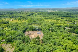 625 Traver Rd, Pleasant Valley, NY 12569 - Photo 16