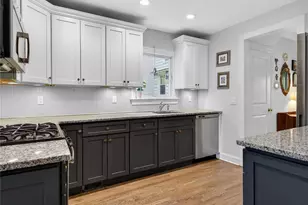 96 School St, Oyster Bay, NY 11771 - Photo 12