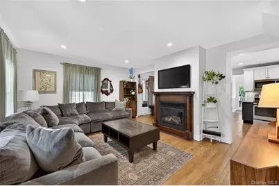 96 School Street, Oyster Bay, NY 11771 - Photo 6