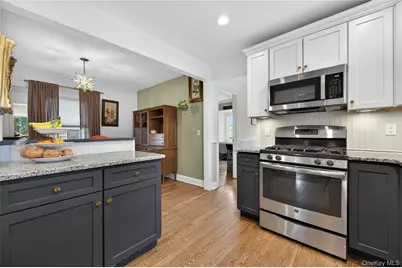 96 School Street, Oyster Bay, NY 11771 - Photo 16