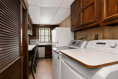 47 Stanley Circle, New York, NY 10308 - Photo 32
