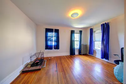 1250 Woodfield Road #2, Rockville Centre, NY 11570 - Photo 6