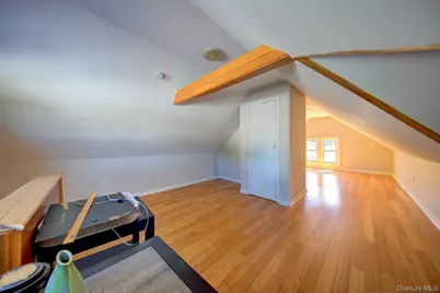 1250 Woodfield Road #2, Rockville Centre, NY 11570 - Photo 12