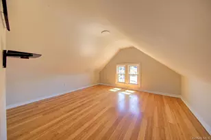 1250 Woodfield Rd, Rockville Centre, NY 11570 - Photo 14