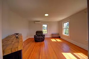 1250 Woodfield Rd, Rockville Centre, NY 11570 - Photo 2