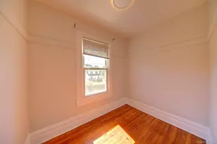 1250 Woodfield Rd, Rockville Centre, NY 11570 - Photo 4