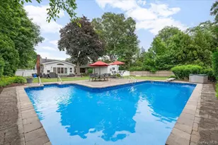 39 Merrivale Dr, Smithtown, NY 11787 - Photo 42