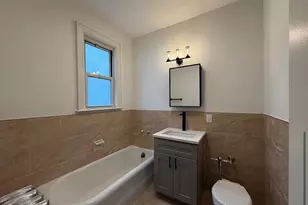 722 E 231st St, Bronx, NY 10466 - Photo 6