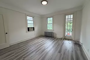 722 E 231st St, Bronx, NY 10466 - Photo 8