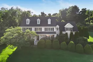 122 Duke Dr, Carmel, NY 10512 - Photo 2